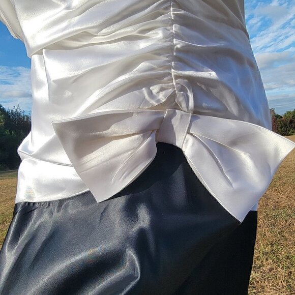 Black/Ivory Evening Gown (See Pix For Size) - Picture 3 of 12